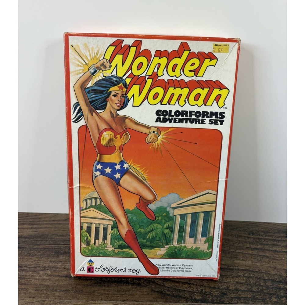 DC Comics Wonder Woman Colorforms Adventure Set No 620 in Box Missing Some